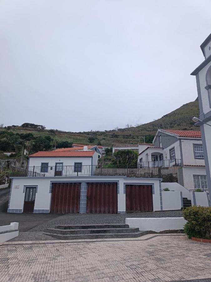 Alojamento Local M&I Lajes das Flores Exterior photo