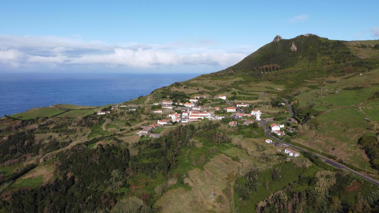Alojamento Local M&I Lajes das Flores Exterior photo