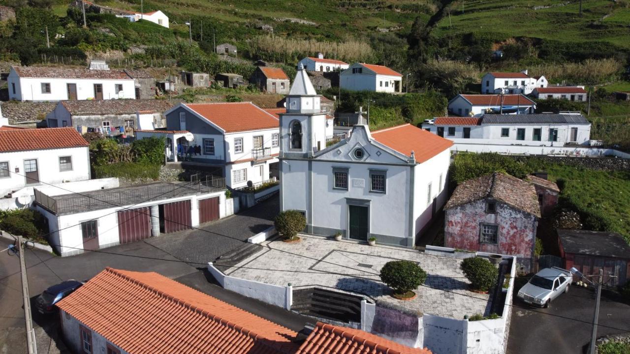 Alojamento Local M&I Lajes das Flores Exterior photo